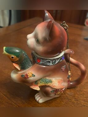 Vintage NiNi Cat Holding Fish TeaPot Trinket Box